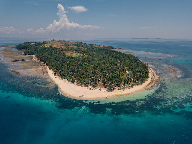 Siargaos Panoramic View of the Pacific Ocean at Daku Island